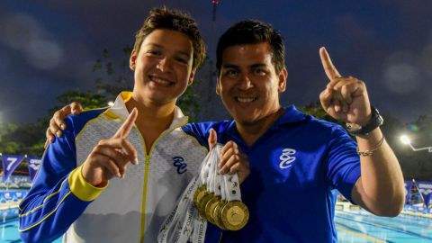 Nadadores de Baja se despiden con oros