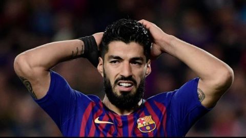 Barcelona informa que Luis Suárez será operado de la rodilla derecha