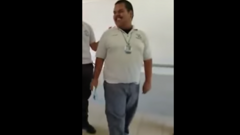 VIDEO: Hacen colecta para que compañero no deje la escuela en Chihuahua