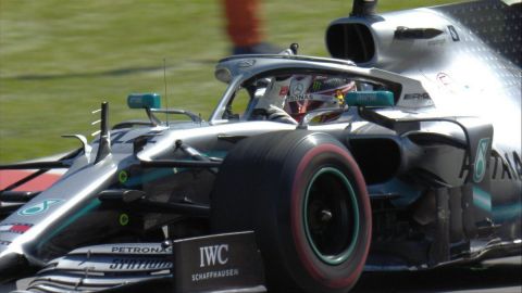 Hamilton recupera el liderato tras encabezar otro doblete Mercedes en España