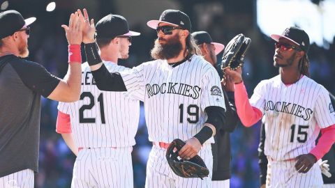 Blackmon pega 2 Homeruns y Rockies vencen 10-7 a Padres