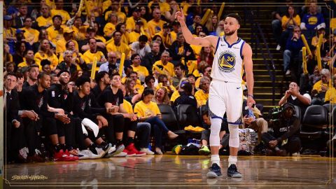 Curry y Warriors ganan 1er juego de la final del Oeste