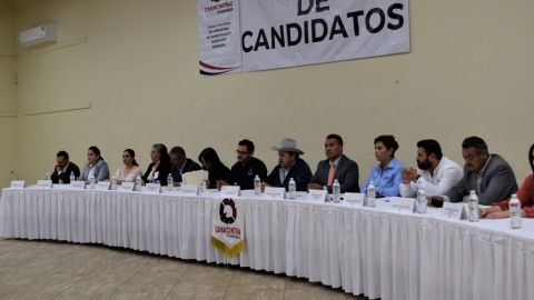 Participan candidatos a diputado en foro de Canacintra
