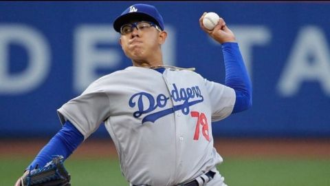 Julio Urías será reactivado por la MLB