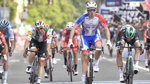 Demare gana 10ma etapa del Giro, Conti sigue de líder