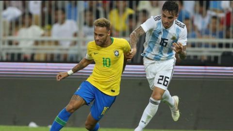 Jugadores de la Selección brasileña defienden a Neymar