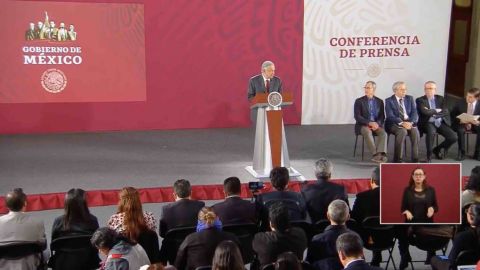 AMLO acusa amago en venta de medicina