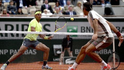 Nadal vence a Federer y avanza a su duodécima final en Roland Garros