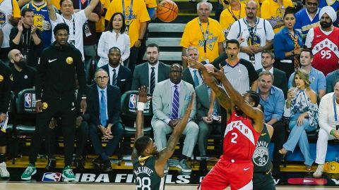 Leonard y Raptors están a una victoria del título de la NBA