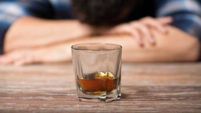 Disminuyen casos de alcoholismo en jóvenes