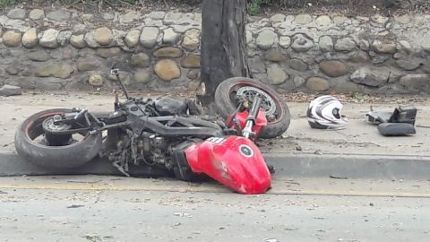 Muere motociclista en vía rápida oriente