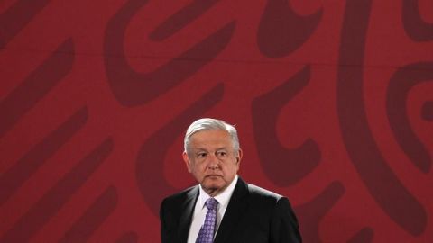 AMLO reconoce caída en la producción petrolera en mayo