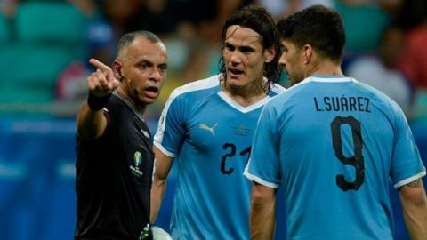 Espero que el VAR tenga razón con los goles anulados a Uruguay: Cavani
