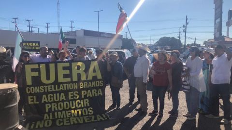 Continúan manifestaciones contra cervecera en Mexicali