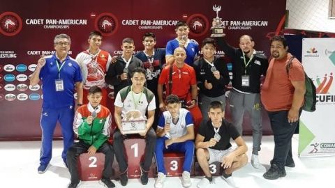 Regresan con plata y bronce de Panamericano de Luchas
