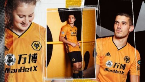 Jiménez, la imagen del nuevo uniforme del Wolves