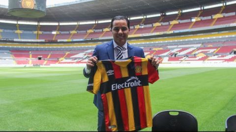 Omar Bravo jugará con Leones Negros en partidos de aniversario