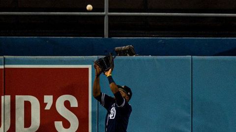 Renfroe y Margot comandan triunfo de Padres sobre Dodgers