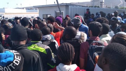 Migrantes centroamericanos arribaron a las instalaciones del INAMI