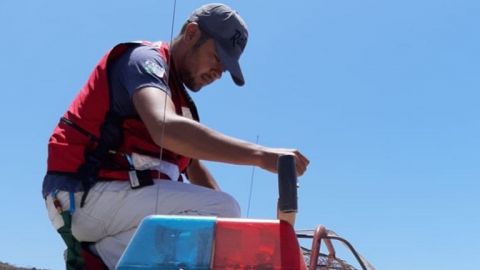 Rescatan cuerpo sin vida de joven que cayó al mar