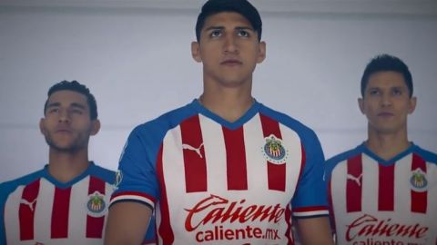 Destapan la nueva playera de Chivas