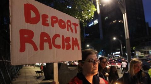 Piden a hoteles no alojar a indocumentados arrestados en redadas en EE.UU.