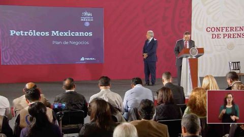 AMLO presenta plan de negocios 2019-2024 de Pemex