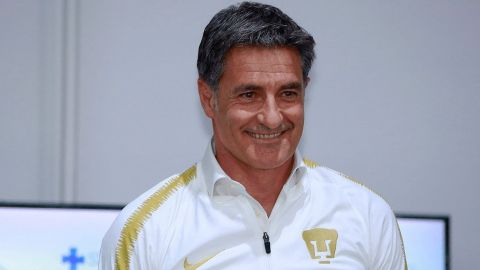 Michel asegura que en Pumas no habrá titulares ni suplentes