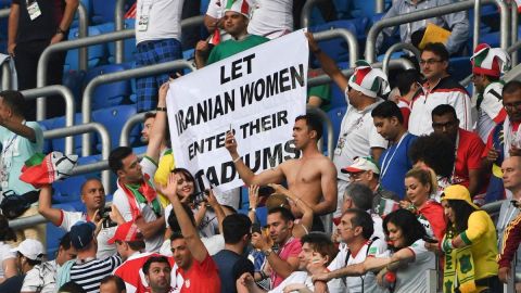 FIFA: progreso en asistencia de mujeres a estadios en Irán