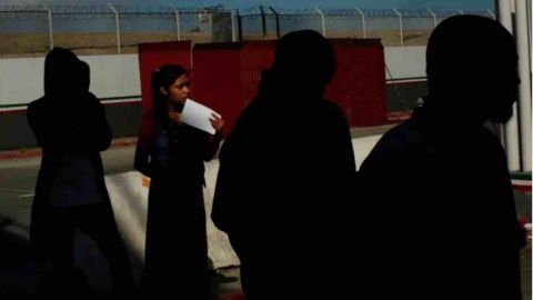 Deportan a cerca de 50 mexicanos de Estados Unidos a Tijuana