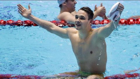 El húngaro Milak bate récord mundial de Phelps de 200 mariposa