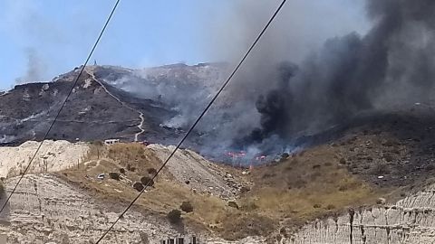 VIDEO: Incendio forestal en Camino Verde