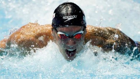 Caeleb Dressel rompe otro récord de Phelps