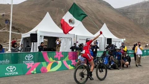 Daniela Campuzano conquista el oro en ciclismo de montaña