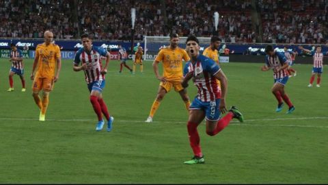 Chivas derrota a Tigres