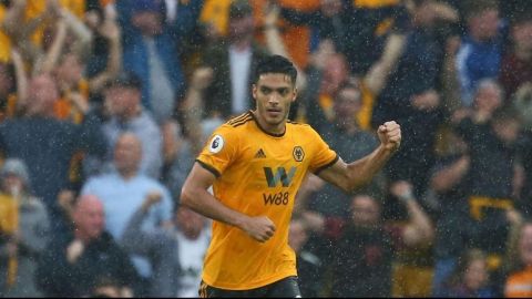 Con doblete de Jiménez, Wolverhampton avanza en Europa League