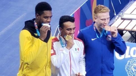 Juan Celaya gana oro para México en plataforma de 1 metro