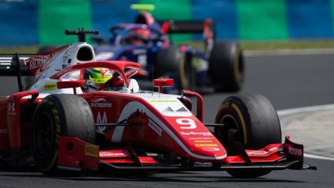 Mick Schumacher gana su primera carrera en F2, en Hungría