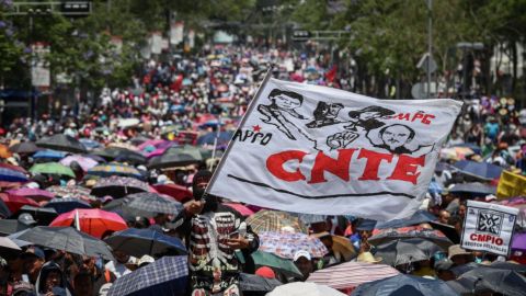 CNTE retoma control de plazas en Oaxaca