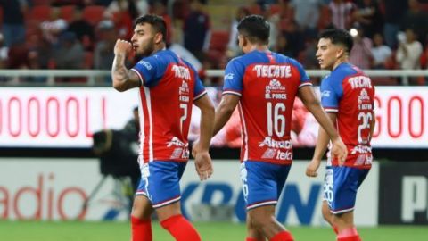 Chivas remonta y vence a Santos en Copa MX