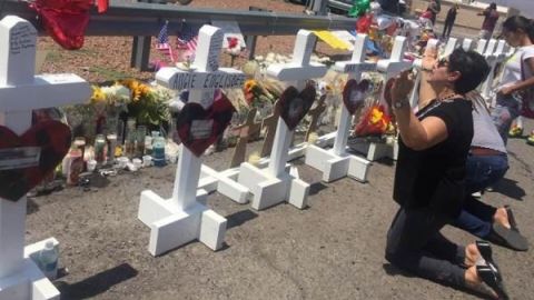 Latinos protestan en El Paso contra odio y racismo tras una semana de masacre