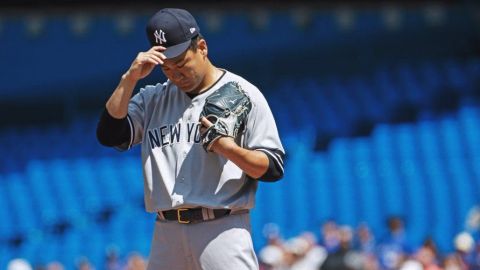 Tanaka, N.Y. se llevan duelo de pitcheo en Toronto