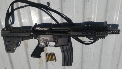 Detienen a delincuente con AR-15