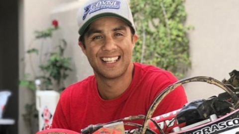 Armando Carrasco, delicado tras accidente de moto