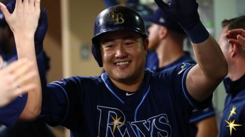 Choi y Meadows jonronean en victoria de Rays sobre Padres