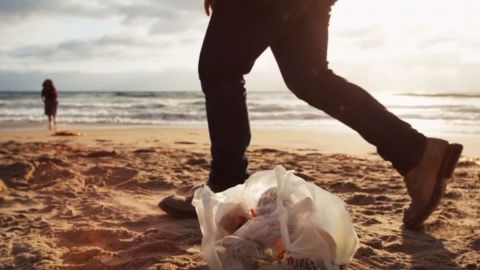 Limpian playas después de festival en Rosarito; en Tijuana, atascada