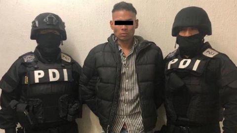 Arrestan al "chupas", sujeto que golpeó a reportero en marcha feminista