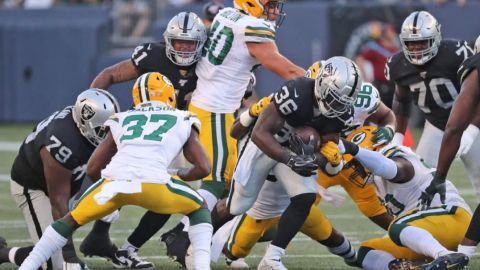 Raiders remontan en el último minuto ante los Packers