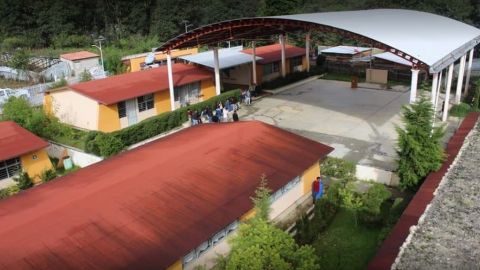 Cierran escuela indígena intercultural Bilingüe en Zinacatán