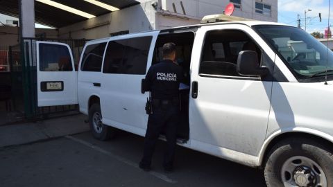 Rescatan a niña que vivía en abandono